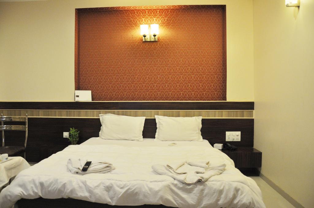 Hotel Sai Pancham Shirdi Quarto foto
